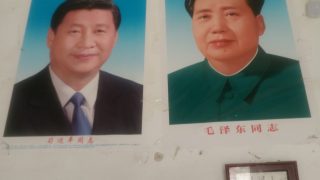 Remplacer les images de la croix et de Jésus par des portraits de Xi et de Mao
