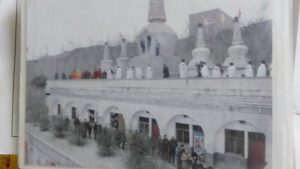 fidèles visiter le temple Guanghua