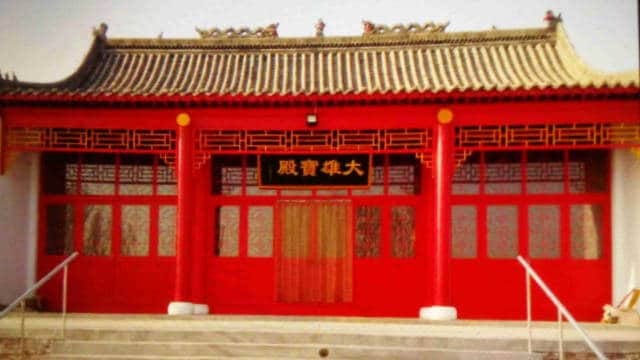 Christianisme et bouddhisme en Chine,Démolition du temple bouddhiste,religion chine
