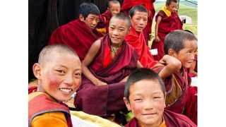 « Les moines tibétains ne doivent pas enseigner aux enfants »
