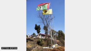 Sinisation du taoïsme : le directeur d’un temple est mort en hissant le drapeau national