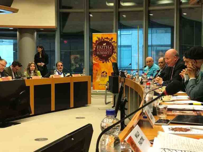 Massimo Introvigne s’exprime lors du Sommet « Foi et Liberté » à Bruxelles