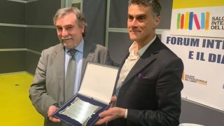 Marco Respinti de Bitter Winter reçoit le prix des médias au Salon du livre de Turin