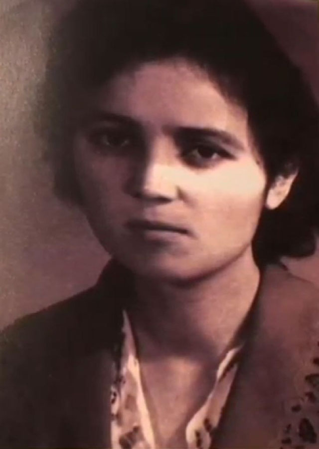 Söyüngül Chanisheff, jeune. Photo prise en 1963 alors qu’elle était étudiante en médecine à l’université de médecine du Xinjiang.