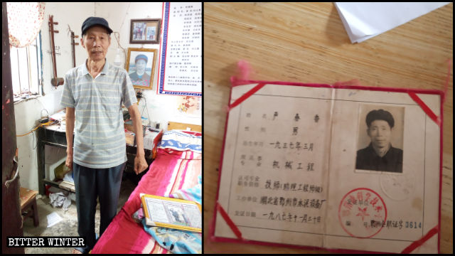 Yan Chunxiang tient son permis de travail qui date de nombreuses années auparavant.