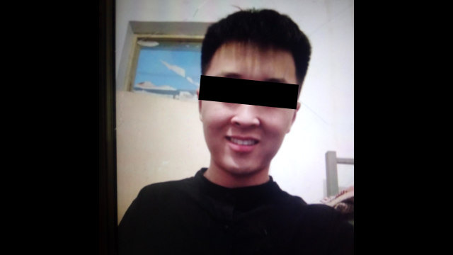 Zhang Ning, un lycéen du comté de Zhecheng est mort dans des circonstances mystérieuses à l’âge de 18 ans sur un campus scolaire.